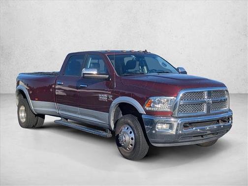 2017 RAM 3500 Laramie Crew Cab 4x4 8' Box