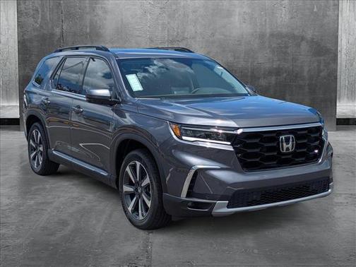 2025 Honda Pilot Touring 8-Passenger