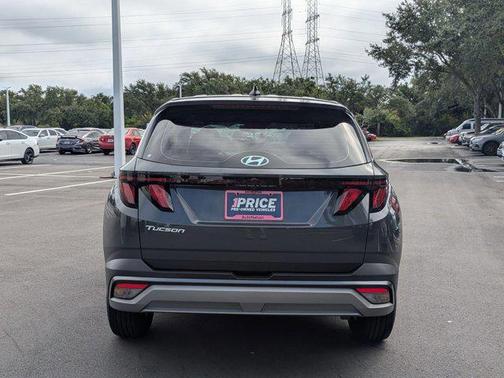 2025 Hyundai TUCSON SE