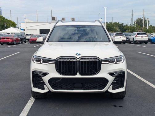 Alpine White 2021 BMW X7 xDrive40i
