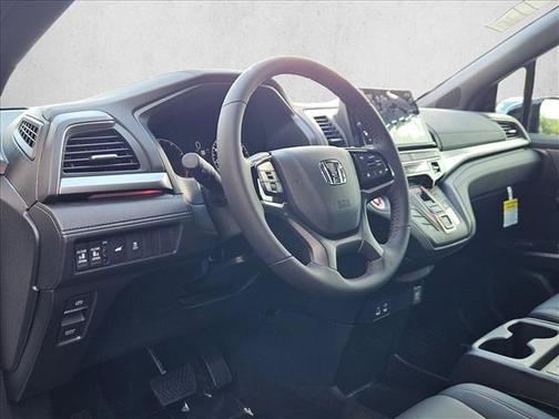 Platinum White Pearl 2026 Honda Odyssey Sport-L