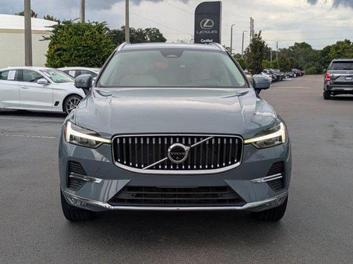 2022 Volvo XC60 B6 Inscription