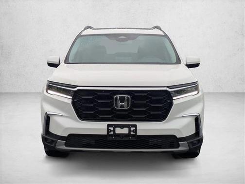 Platinum White Pearl 2023 Honda Pilot AWD Elite