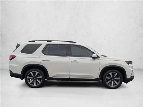 Platinum White Pearl 2023 Honda Pilot AWD Elite
