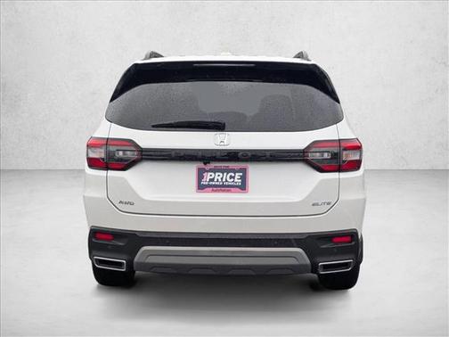 Platinum White Pearl 2023 Honda Pilot AWD Elite