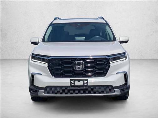 Platinum White Pearl 2023 Honda Pilot AWD Elite
