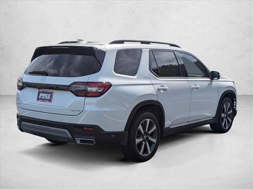 Platinum White Pearl 2023 Honda Pilot AWD Elite