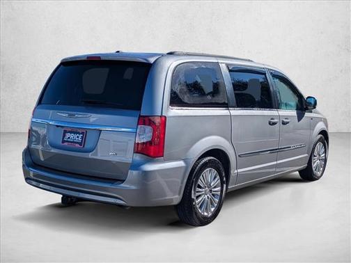 2016 Chrysler Town & Country Touring-L