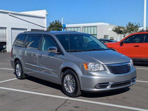 2016 Chrysler Town & Country Touring-L
