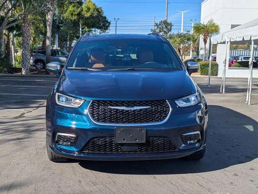 2024 Chrysler Pacifica L