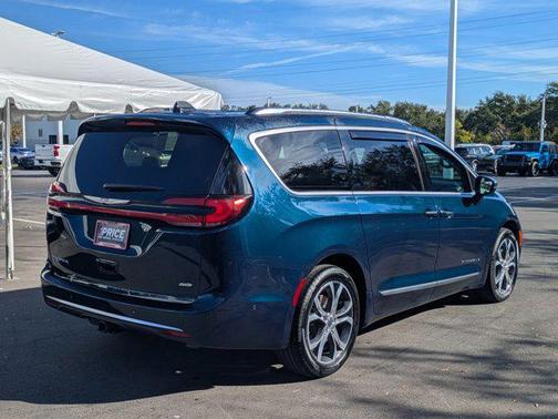 2024 Chrysler Pacifica L