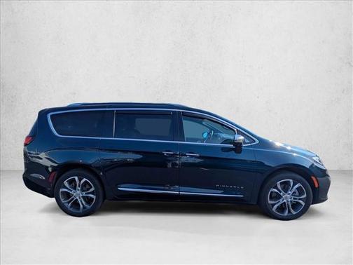 2024 Chrysler Pacifica L