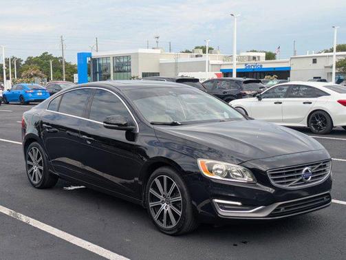 Onyx Black Metallic 2017 Volvo S60 Inscription T5