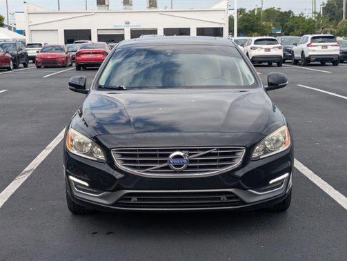 Onyx Black Metallic 2017 Volvo S60 Inscription T5