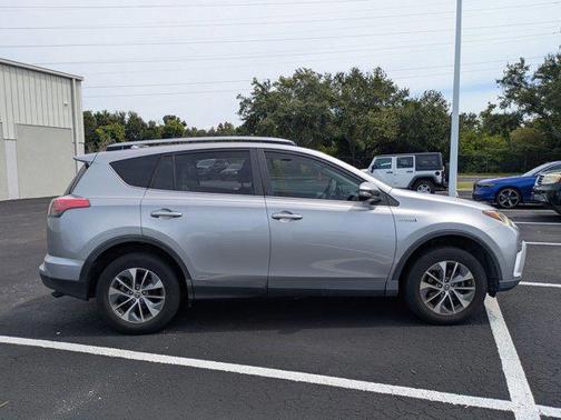 2018 Toyota RAV4 Hybrid LE