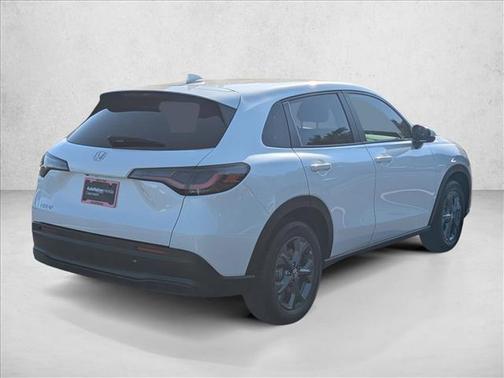 Platinum White Pearl 2026 Honda HR-V LX