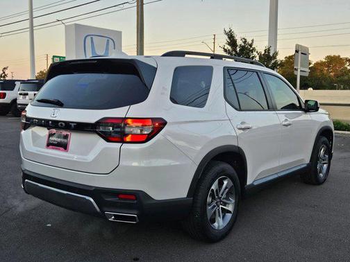 Platinum White Pearl 2026 Honda Pilot EX-L
