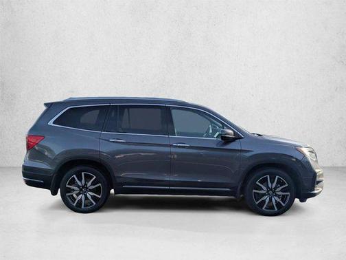 Modern Steel Metallic 2019 Honda Pilot Touring 8-Passenger