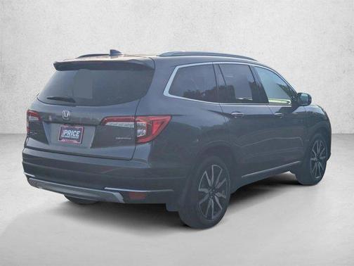 Modern Steel Metallic 2019 Honda Pilot Touring 8-Passenger