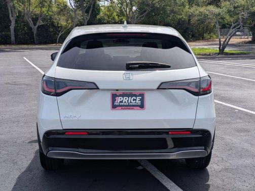 Platinum White Pearl 2024 Honda HR-V EX-L