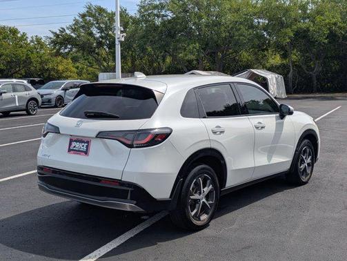 Platinum White Pearl 2024 Honda HR-V EX-L