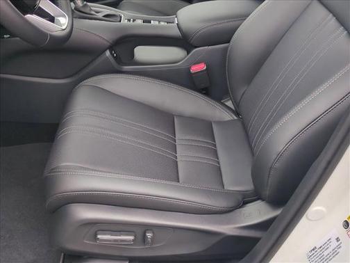 Platinum White Pearl 2026 Honda HR-V EX-L