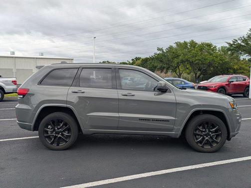 2021 Jeep Grand Cherokee Laredo