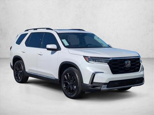 2025 Honda Pilot Touring 8-Passenger