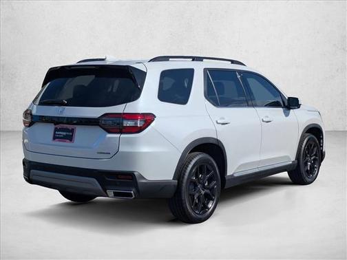 2025 Honda Pilot Touring 8-Passenger