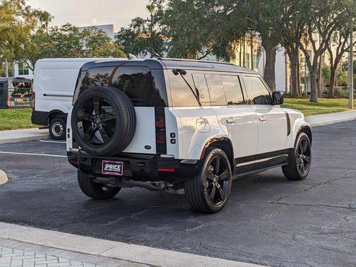 2023 Land Rover Defender 110 X-Dynamic SE