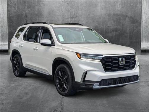 2025 Honda Pilot Touring 8-Passenger