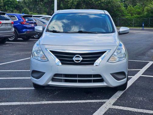 Brilliant Silver 2018 Nissan Versa 1.6 SV