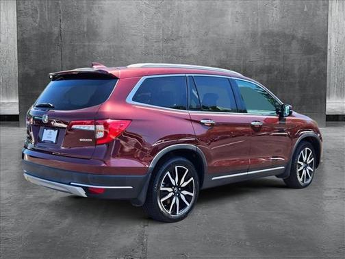 2022 Honda Pilot Touring 8-Passenger