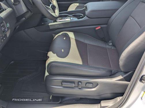 Platinum White Pearl 2026 Honda Ridgeline Black