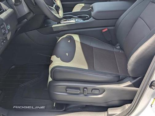 Platinum White Pearl 2026 Honda Ridgeline Black