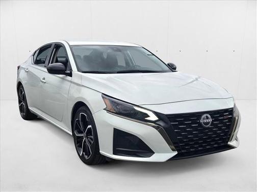 2023 Nissan Altima SR FWD