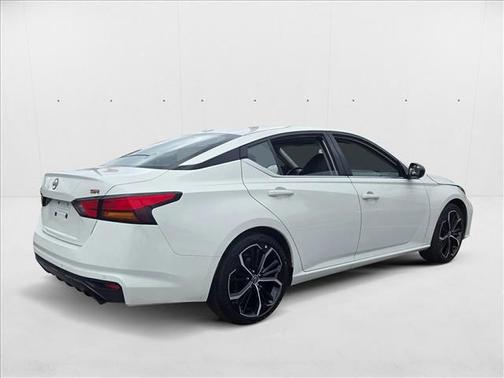 2023 Nissan Altima SR FWD