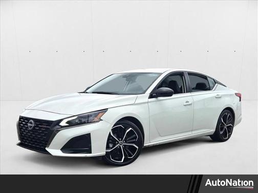 2023 Nissan Altima SR FWD