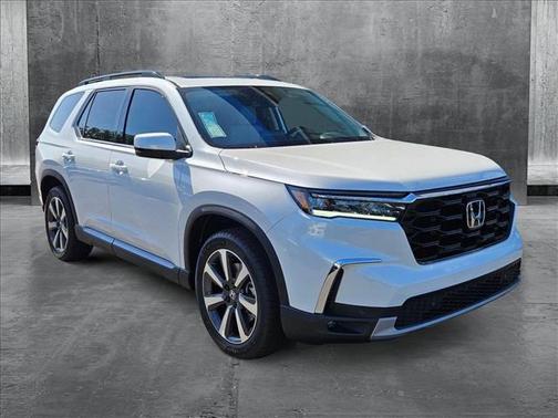 2025 Honda Pilot Touring 8-Passenger