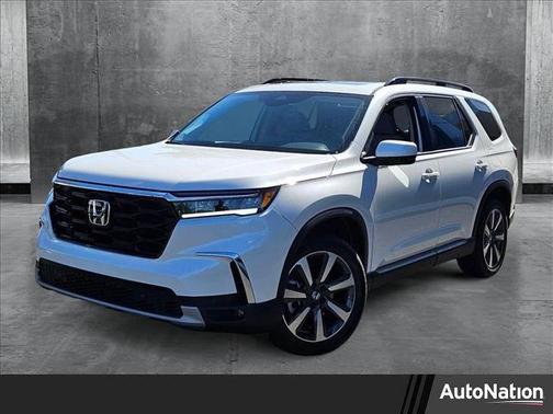 2025 Honda Pilot Touring 8-Passenger