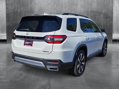 2025 Honda Pilot Touring 8-Passenger