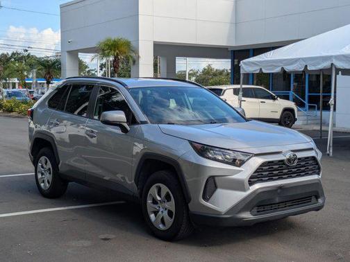 2019 Toyota RAV4 LE