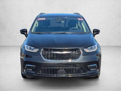 Brilliant Black Crystal Pearlcoat 2022 Chrysler Pacifica Touring L