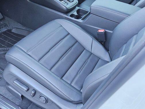 Platinum White Pearl 2026 Honda CR-V EX-L 2WD