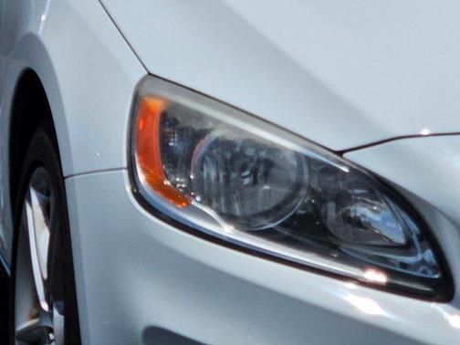 Ice White 2014 Volvo S60 T5 Premier