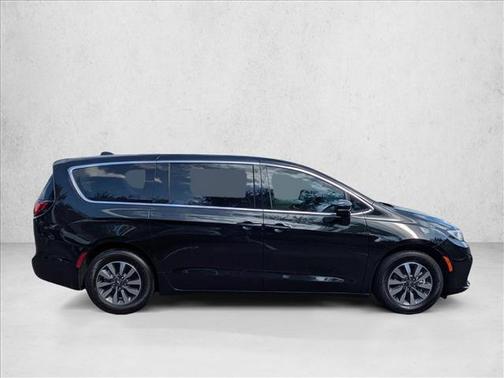 2022 Chrysler Pacifica Hybrid Touring L