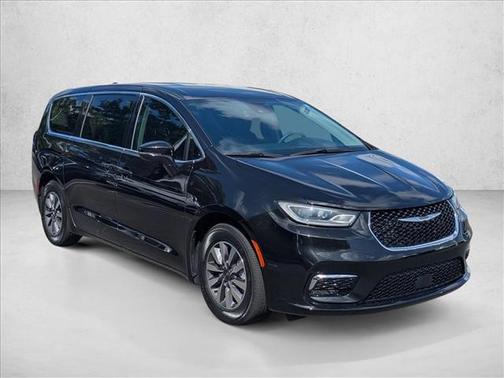 2022 Chrysler Pacifica Hybrid Touring L