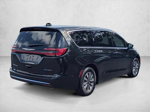 2022 Chrysler Pacifica Hybrid Touring L