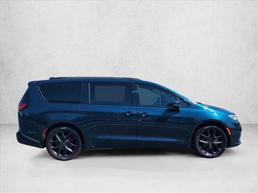 Fathom Blue Pearlcoat 2023 Chrysler Pacifica Touring L