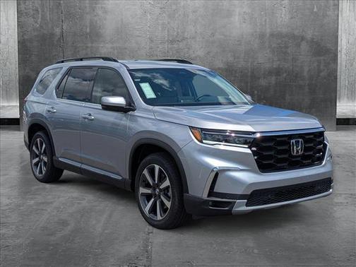 2025 Honda Pilot Touring 8-Passenger